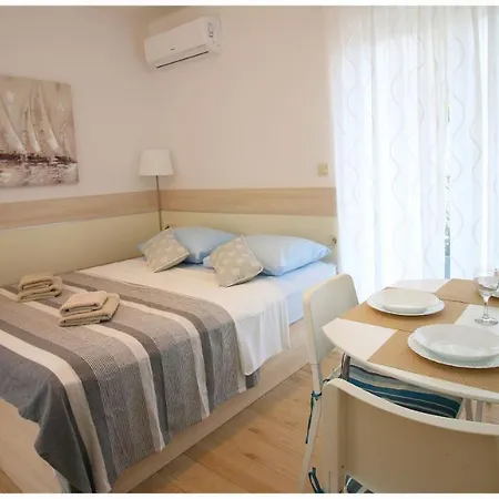 Apartments Sanja Primosten Exterior photo