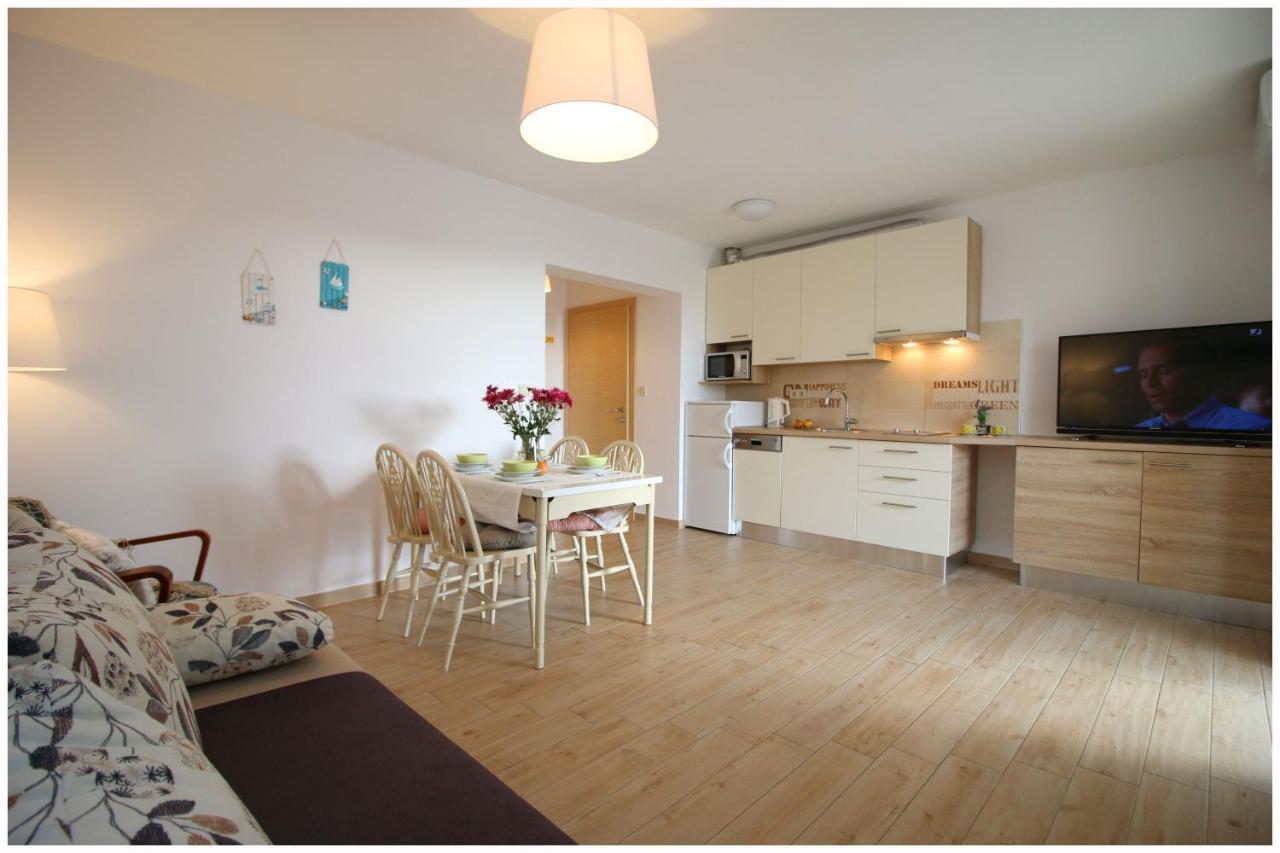 Sanja Apartment *