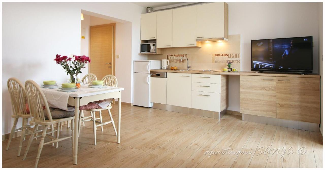 Apartment Sanja Primosten